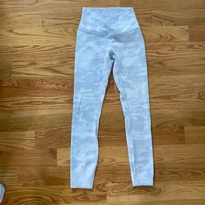 Wunder Under High-rise 25”